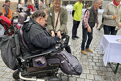 Besucher*innen beim Protesttag 2024